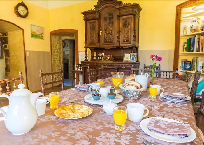 Prieure De Farm stay Foucheres